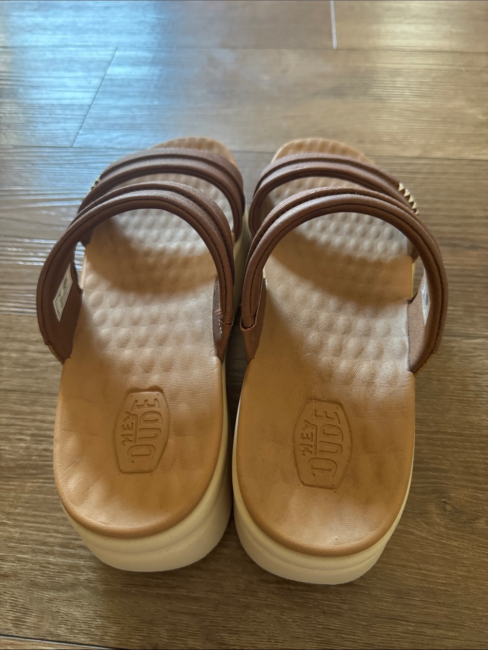 Hey Dude women’s brown strap sandals size 9 - Picture 2 of 8